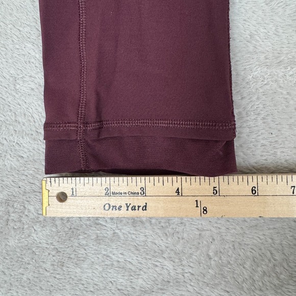Lululemon Illumina Crop Leggings Womens Size 6 Purple Preowned Yoga Gym Training - Picture 7 of 7